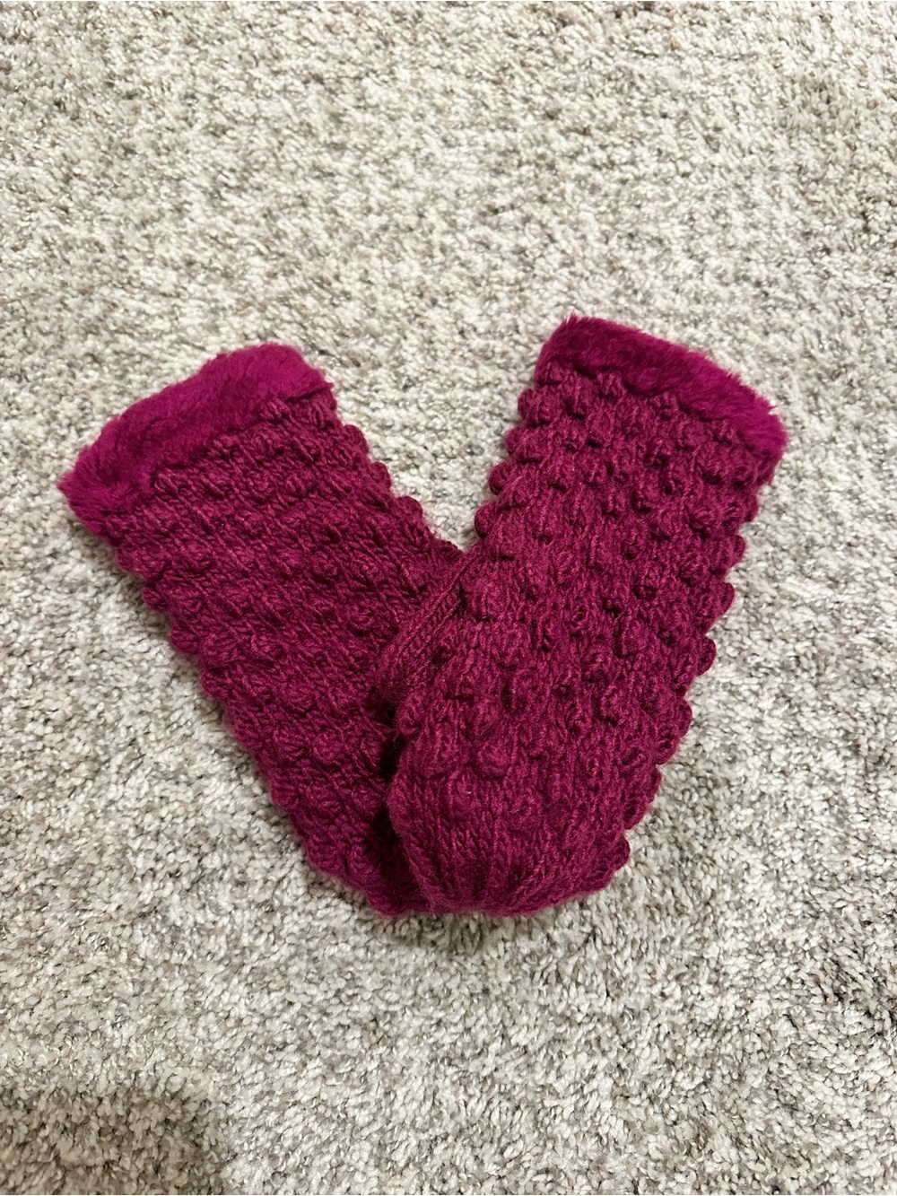 Ladies Raspberry Knit Mittens